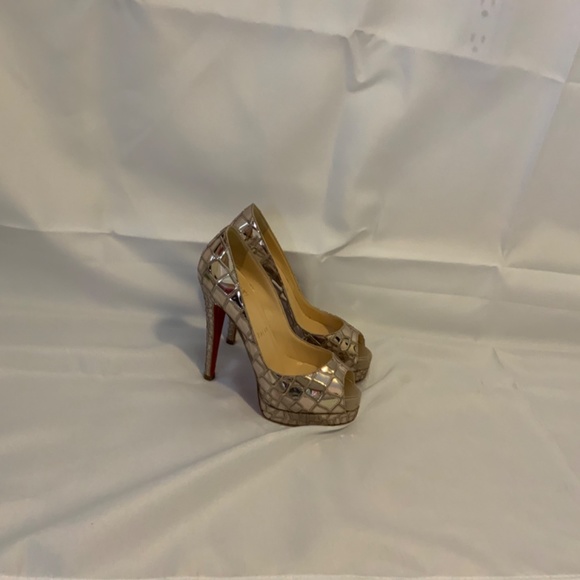 Christian Louboutain SUPER RARE ROSE GOLD - Picture 6 of 8